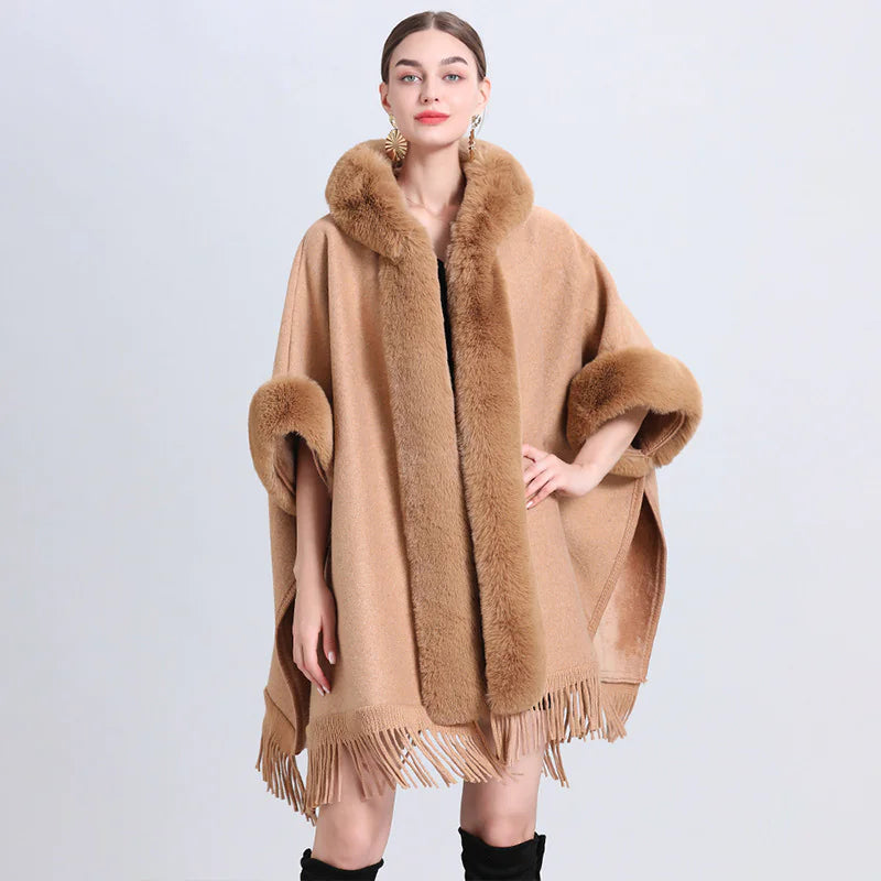 Poncho Premium Tricoté avec Col Fourrure et Capuche - Confort Luxueux