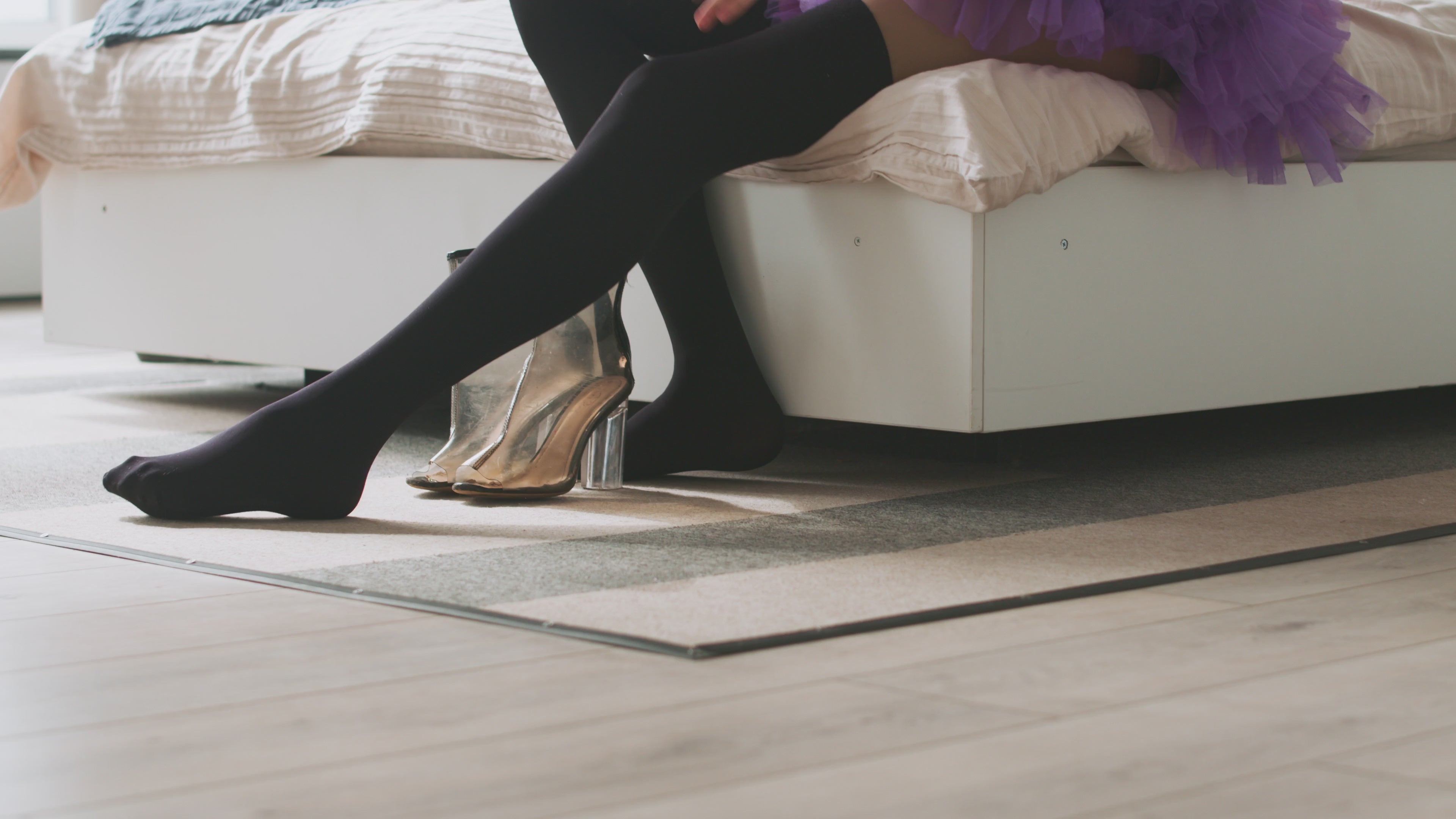 Load video: &lt;p&gt; I thought all tights were flimsy and uncomfortable &lt;strong&gt;until I tried these!&lt;/strong&gt; Now I wear them from morning to night without even thinking about it - &lt;strong&gt;they&#39;ve changed the way I dress.&lt;/strong&gt;&lt;/p&gt;